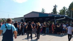 NJIH NIKO NIJE OČEKIVAO NA BORINOJ SAHRANI Iznenada se pojavili na groblju kako bi odali počast legendarnom rokeru