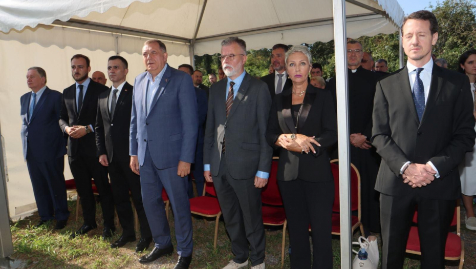 MINISTAR DEJAN RISTIĆ U POSETI JASENOVCU Prisustvovao molitvenoj proslavi Svetih novomučenika