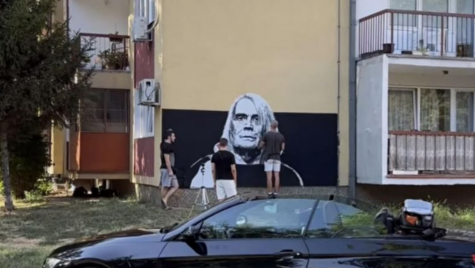 JAVNOST ODUŠEVLJENA! Bora Đorđević na dan sahrane dobio mural