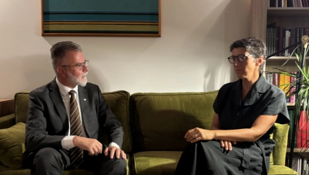 Ministar Ristić razgovarao sa predsednicom evropske federacije novinara Majom Sever