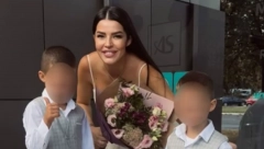 ANA RAJKOVIĆ IZAŠLA IZ PORODILIŠTA Evo ko je došao po nju i bebu, ponosno pozirala ispred klinike