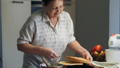 DOKTORKA STANIŠIĆ RAZJASNILA OPASNU ZABLUDU Ova namirnica je holesterolska bomba, a svi je jedu