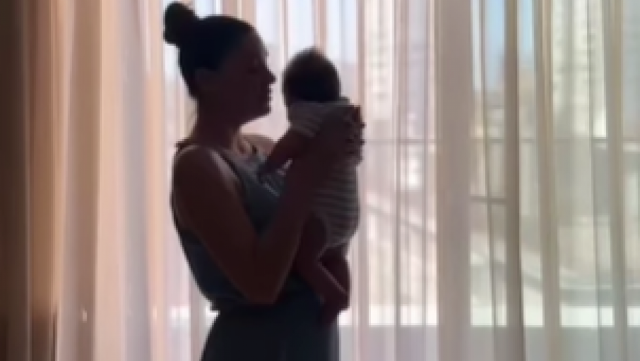 SANJA KUŽET RAZNEŽILA JAVNOST! Voditeljka pokazala kako provodi vreme sa sinom, komentari samo pljušte