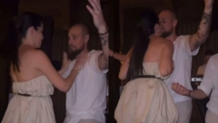 RAJKOVIĆI SLAVE ROĐENJE ĆERKE! Ana se porodila pre 5 dana, već izašla u provod, ponosni roditelji blistaju