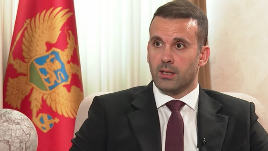 SPAJIĆ IZVIRIO ISPOD "JAGNJEĆE KOŽE"! Opomenuo Aleksića: Kaže da crnogorska zastava u Beogradu mora da se vidi