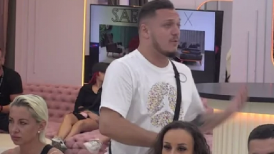 "IZLAZIO SAM SA DEVOJKAMA LAKOG MORALA UMESTO SA POKOJNOM MAJKOM" Gastoz se slomio u emisiji uživo: Kad je umrla sam shvatio...