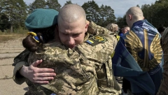 49 UKRAJINACA OSLOBOĐENO JE IZ RUSKOG ZAROBLJENIŠTVA Zelenski poslao poruku (FOTO)