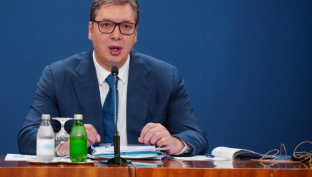 PROVOCIRAJU SRBE IZ KAFIĆA, PA IZVADE ZNAČKE "Uvuku ih u kola, a onda ubiju Boga u njima!"