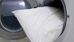 SITNICA REŠAVA FLEKE SA JASTUKA Nije ni sirće, niti soda bikarbona, već nešto neuporedivo bolje, probajte već danas!