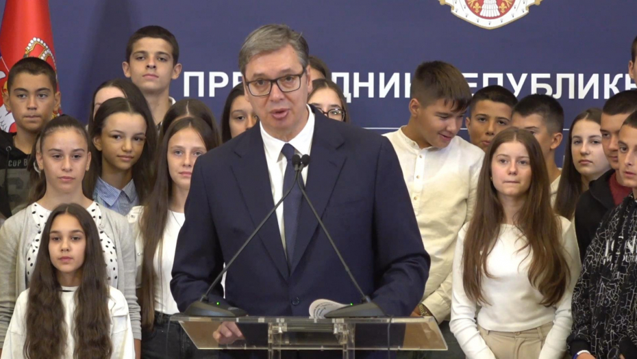 NAŠA SNAGA JE U JEDINSTVU Moćna Vučićeva poruka na Dan srpskog jedinstva, slobode i nacionalne zastave