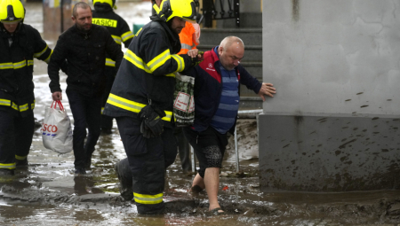 DUNAV RASTE, UPALJEN ALARM Hiljade ljudi evakuisano u Donjoj Austriji, Poljskoj i Češkoj (FOTO)