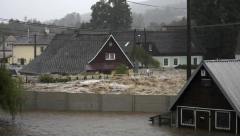TALAS SAMO ŠTO NIJE ZBRISAO GRAD SA LICA ZEMLJE Ljudi ne mogu da pobegnu