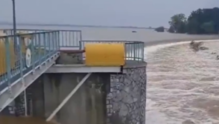 NAMETNUT JE REŽIM KATASTROFE Pukla još jedna brana u Poljskoj, tamo je OPŠTA KATAKLIZMA (VIDEO)