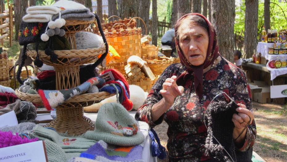 "NEKADA ŽENA BEZ OVOG NIJE MOGLA DA SE UDA!" Draga zanat naučila od bake, a sad nema kome da ga prenese