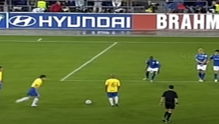 VIC DANA Igraju fudbal Brazil i Bosna i Hercegovina...