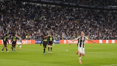 POČELO JE ISPISIVANJEM ISTORIJE Majstorija Vlahovića u laganoj pobedi Juventusa, Aston Vila se uželela Lige šampiona - porazi Zvezdinih rivala