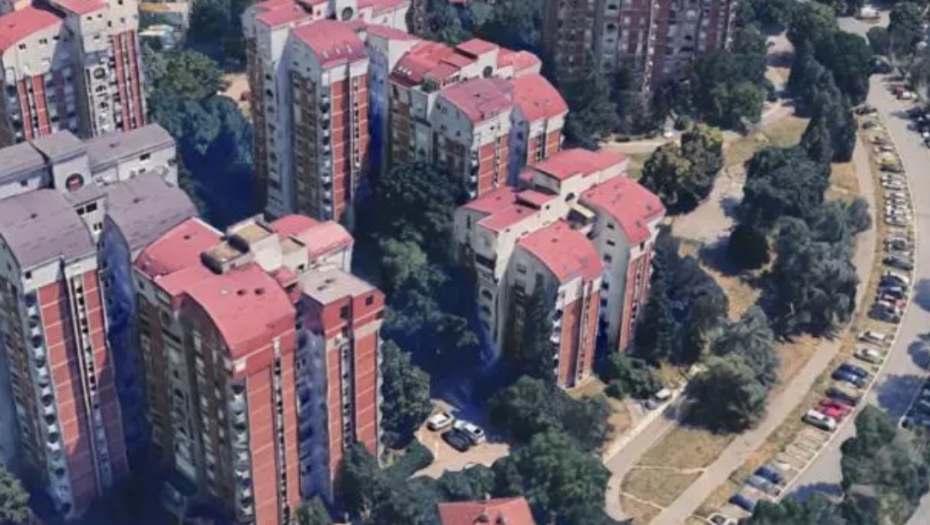 "MI I DALJE SIPAMO KISELINU" Osvanulo jezivo upozorenje u zgradi na Vidikovcu, reči donose crne slutnje