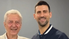 ĐOKOVIĆ I MIROSLAV ILIĆ U DUETU Novak nastavio "turneju", sada je zapevao čuveni srpski hit (VIDEO)