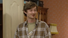 OGLASIO SE ADVOKAT MOAMERA KASUMOVIĆA Glumac osuđen za bludničenje, javnost besna zbog kazne koju je otkupio!