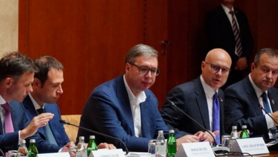 "MINISTRI SU PODRŽALI VRAĆANJE VOJNOG ROKA" Vučić se oglasio posle sednice Vlade Srbije