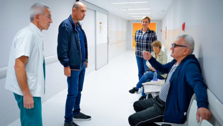 Lončar: Mobilne ambulante i mobilne apoteke od sledeće godine u svim selima Srbije