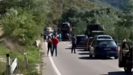 JEZIVE SLIKE AUTOMOBILA NAKON NESREĆE U KOJOJ JE POGINULA PETOČLANA PORODICA! Uništen auto u kom su poginula i deca... (FOTO)