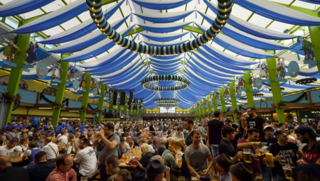 OTVOREN OKTOBARFEST KOJI ĆE TRAJATI DO 6. OKTOBRA Cene piva paprene