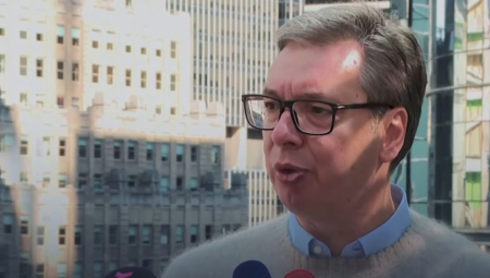 VUČIĆ SE UPRAVO OGLASIO VIDEO-PORUKOM Obratio se liderima opozicije: Jedva čekam da me pozovete da dođem u Skupštinu!