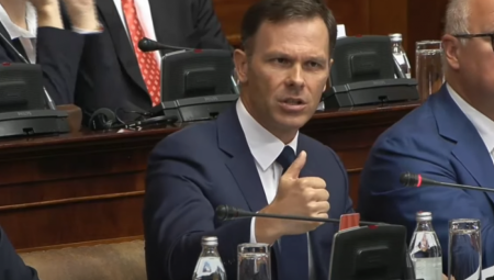 MALI POSTAVIO ALEKSIĆA NA MESTO Ministar pokazao koliko Miki ništa ne zna: Ne idu mu baš brojke, ali nema veze...