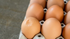ŠTA ČINITI SA NAPUKLIM JAJIMA? Jednu stvar nikako ne smete uraditi, može izazvati ozbiljne probleme