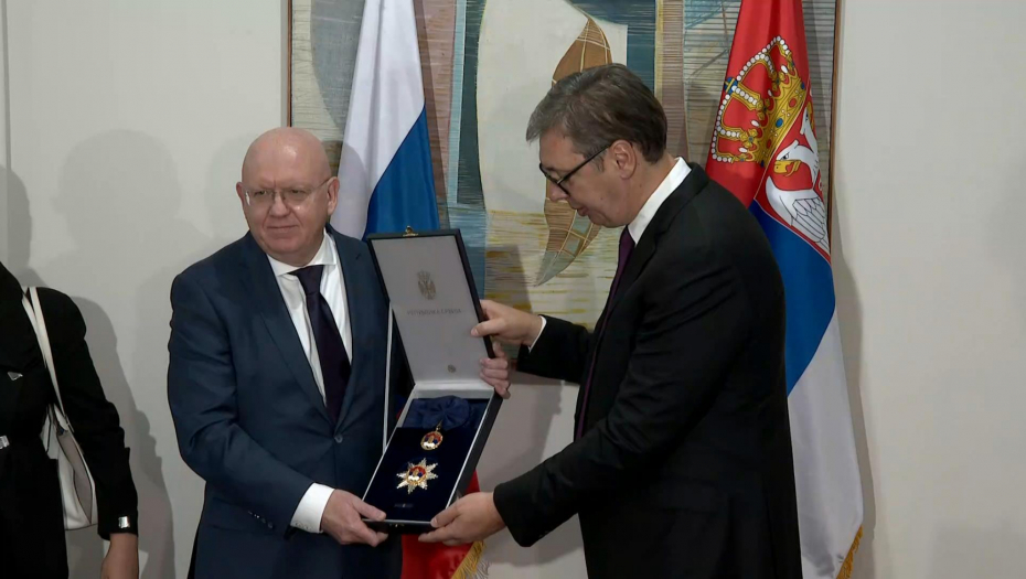 PREDSEDNIK VUČIĆ DODELIO ODLIKOVANJA! Nebenzja: Rusija i Srbija imaju vekovnu tradiciju prijateljstva i bratstva (VIDEO)