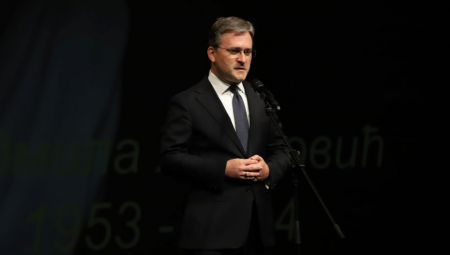 "RADMILA NASTAVLJA DA SIJA KAO ZVEZDA" Ministar kulture Nikola Selaković se oprostio od legendarne glumice