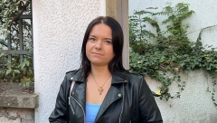 BABA ME JURILA NOŽEM I IZBACILA IZ KUĆE POSLE TATINE SAHRANE Teška životna priča učesnice Farme: Usvojila me je poznata pevačica