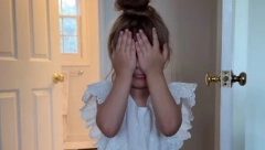 DEVOJČICA JE ČULA MAMU KAKO PLAČE Ono što je potom uradila videlo je 50 miliona ljudi