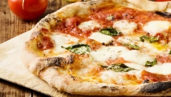 NAPULJSKA PICA Zbog ovog specijaliteta vredi otići u Italiju, a idealna za lepo veče za prijateljima