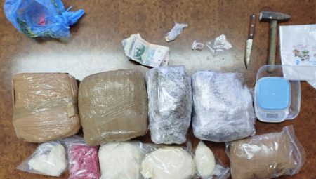 U POLICIJSKOJ AKCIJI HAPŠENJE I ZAPLENA  Pronađeno oko 6,5 kilograma  raznih narkotika