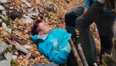 DRAMATIČNE SLIKE SPASAVANJA MAĐARSKIH DRŽAVLJANA NA PLANINI MUČANJ Izgubili se na nepristupačnom terenu, žena zadobila povredu leđa i otežano diše