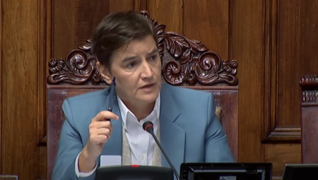 "BOG TE PITA SA KIME SE VI DRUŽITE!" Brnabić na tvrdnje opozicije da su civili bolje naoružani od vojske