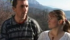 KADA SU SE UPOZNALI, PRIČALI SU POMOĆU REČNIKA Darko se oženio Albankom, ova stvar u braku im je oboma zabranjena! (VIDEO)