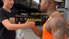 DEČAK PRODAVAO LIMUNADU U KNEZU DA ZARADI ZA PATIKE Prišao mu poznati Amerikanac, njegov humani gest oduševio region! (VIDEO)