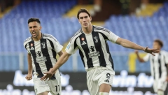 ODUŠEVIO ITALIJU Pogledajte šta je Dušan Vlahović uradio nakon meča i dva gola Đenovi (VIDEO)