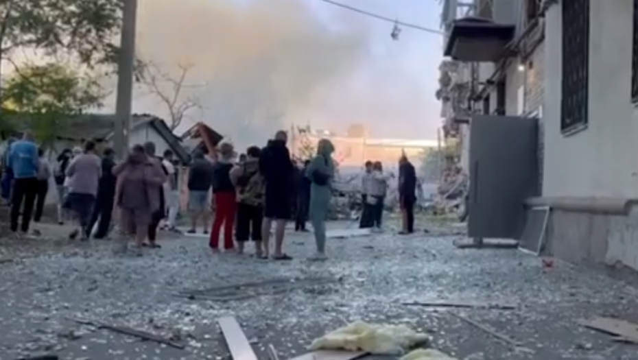 S FRONTA STIGLE UDARNE VESTI! Rusi razneli zgradu Službe bezbednosti Ukrajine dok je unutra bilo osoblje! (VIDEO)