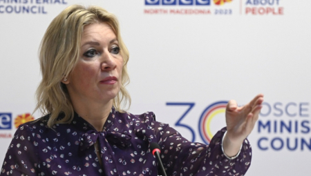 ZAHAROVA PONOVO UDARILA NA VUČIĆA Bahatost portparolke bez granica i mišljenje koje ponovo niko nije tražio
