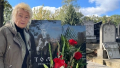 NIKO SA ESTRADE SE NIJE POJAVIO NA POMEN TOMI ZDRAVKOVIĆU Očajna udovica sama na groblju: Svi su ga zaboravili!