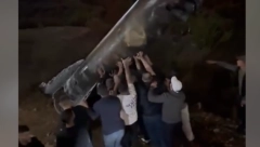 PALESTINCI SLAVE NAPAD IRANA NA IZRAEL! Okupili se pored iranske rakete (VIDEO)