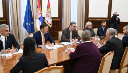 SRBIJA JE ZABELEŽILA SNAŽAN RAST UPRKOS ENERGETSKOJ KRIZI Predsednik Vučić se sastao sa delegacijom MMF-a