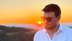 PEVAČ IZ ZVEZDA GRANDA JEDVA OSTAO ŽIV Prikolica mu prešla preko stomaka, otkriveni detalji jezive nezgode!