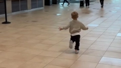 LJUBAV DO NEBA Dečak je video baku posle mesec dana, njegova reakcija je raspilavila 33 miliona ljudi!