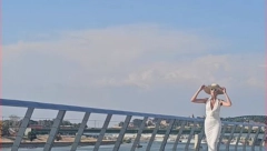 NAŠA GLUMICA POLOMILA OBE RUKE! Hitno operisana, odzvanjali jezivi jauci: Čuo se zvuk pucanja kostiju!