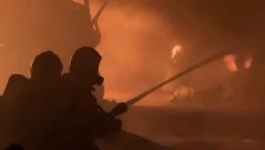 PLAMEN GUTA 10.000 KVADRATNIH METARA RUSKE ZEMLJE! Pogođeno skladište nafte, Putinu zadat udarac ispod pojasa: Dramatični snimci kruže mrežama! (VIDEO)